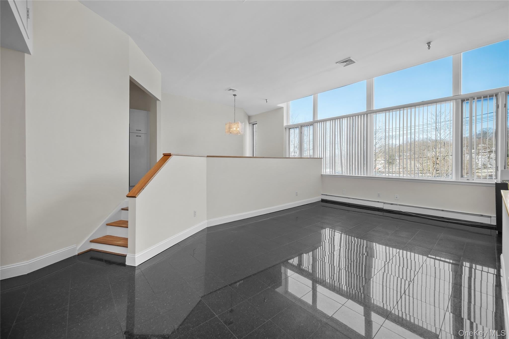 520 Ashford Avenue – photo 3