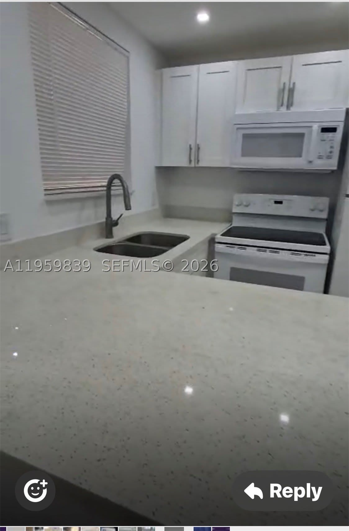 285 NE 191st St – photo 1
