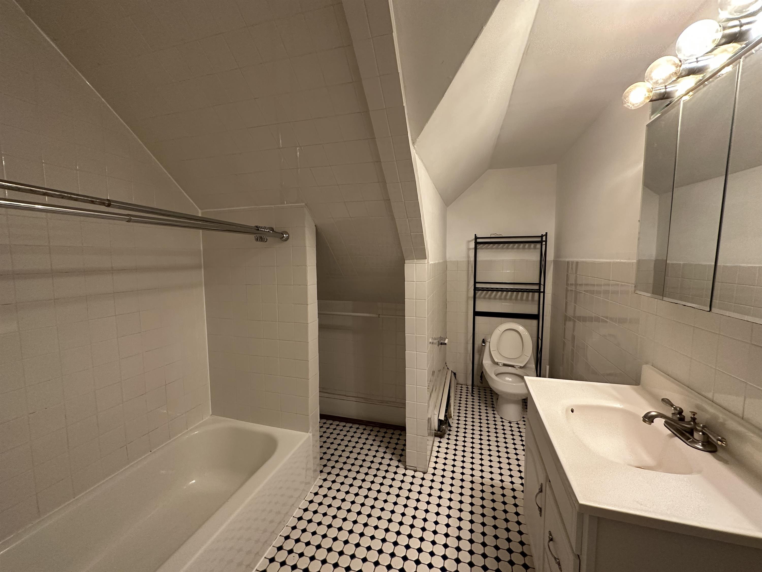 443 Hope st, Room 4 – photo 5