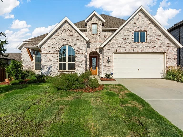 2025 Saint Andrews Drive – photo 1