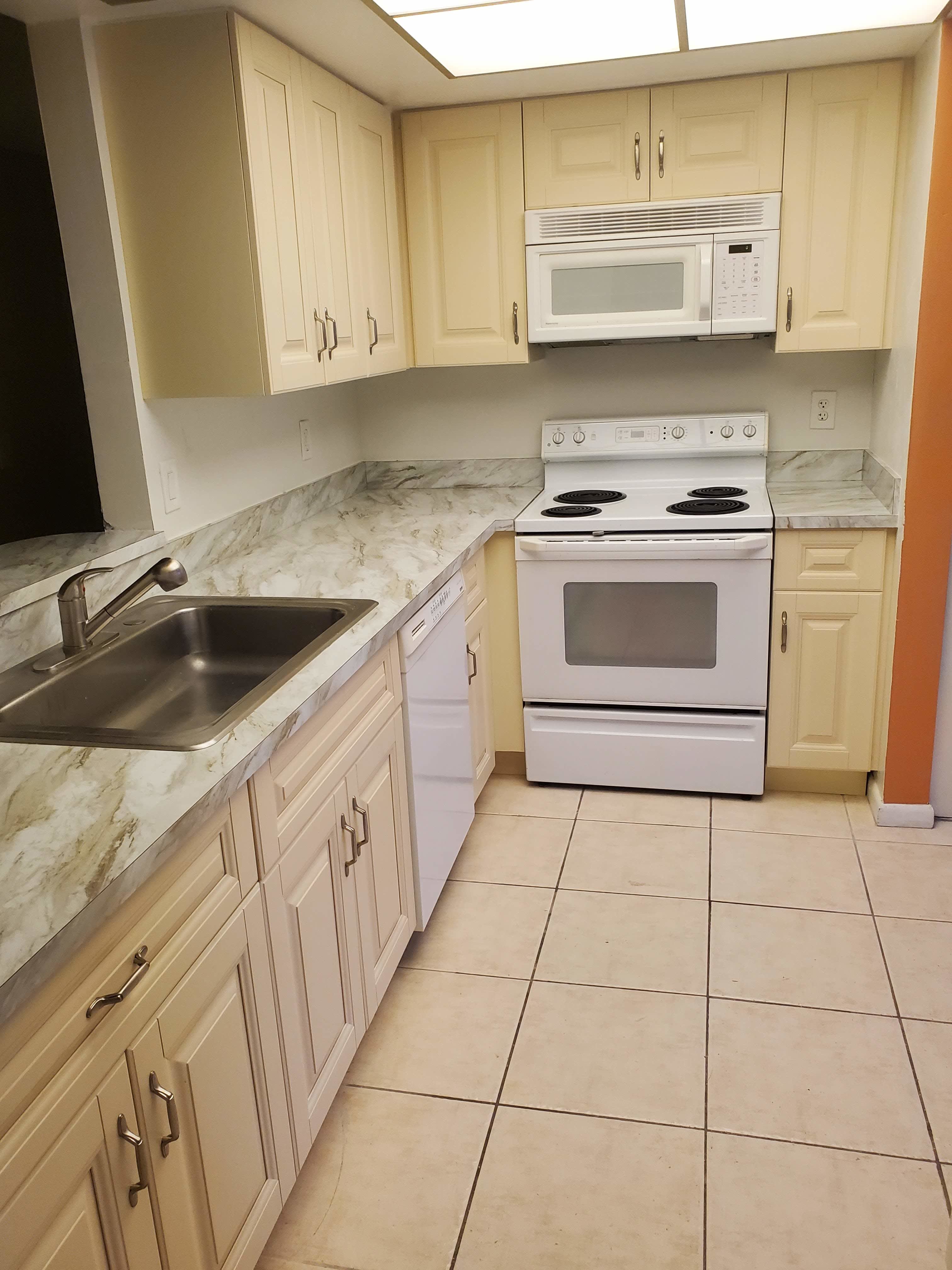 1060 Nw 80th Ave – photo 4