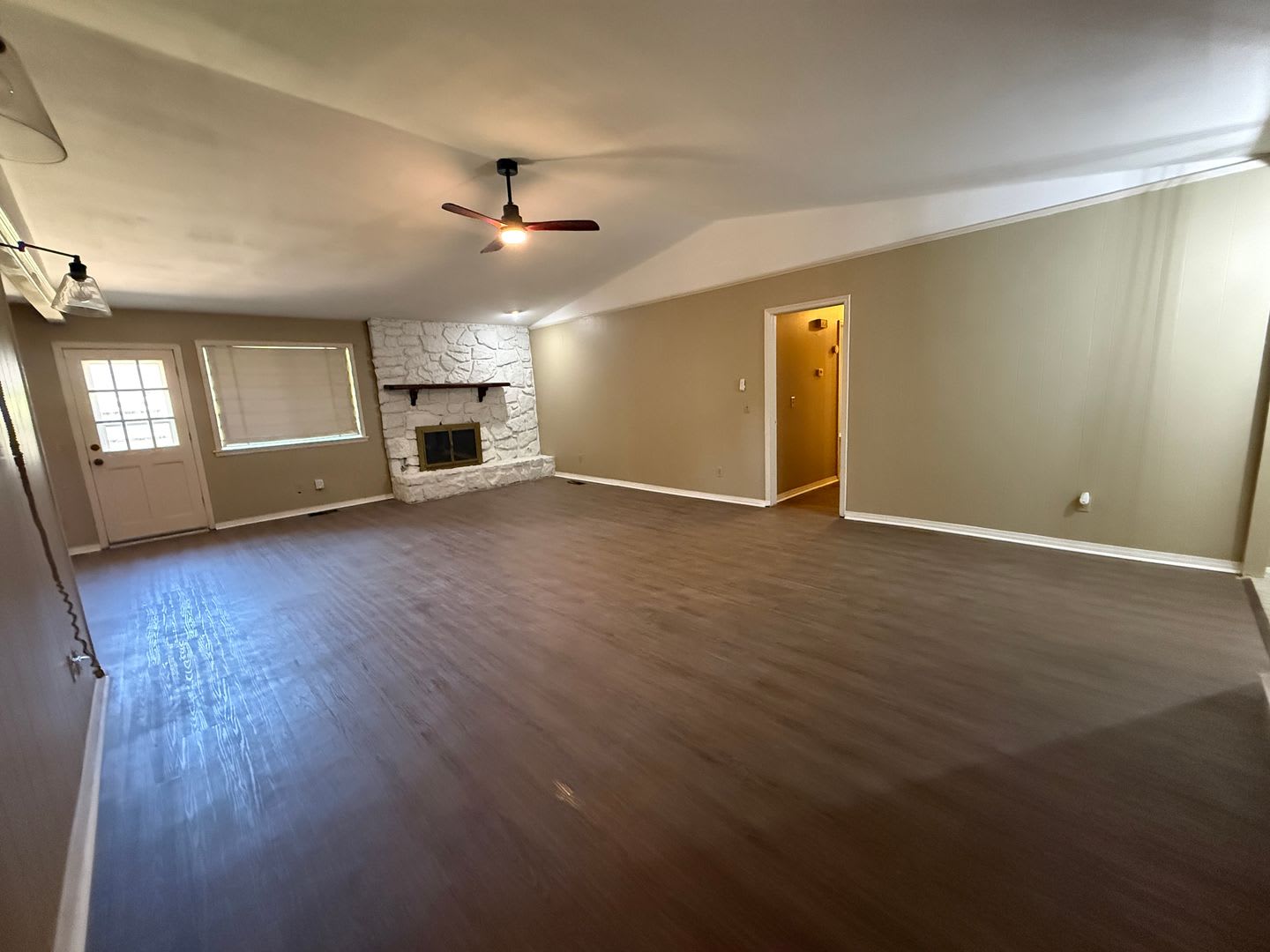 Luxurious 3 bd 2 ba on South Peoria – photo 3