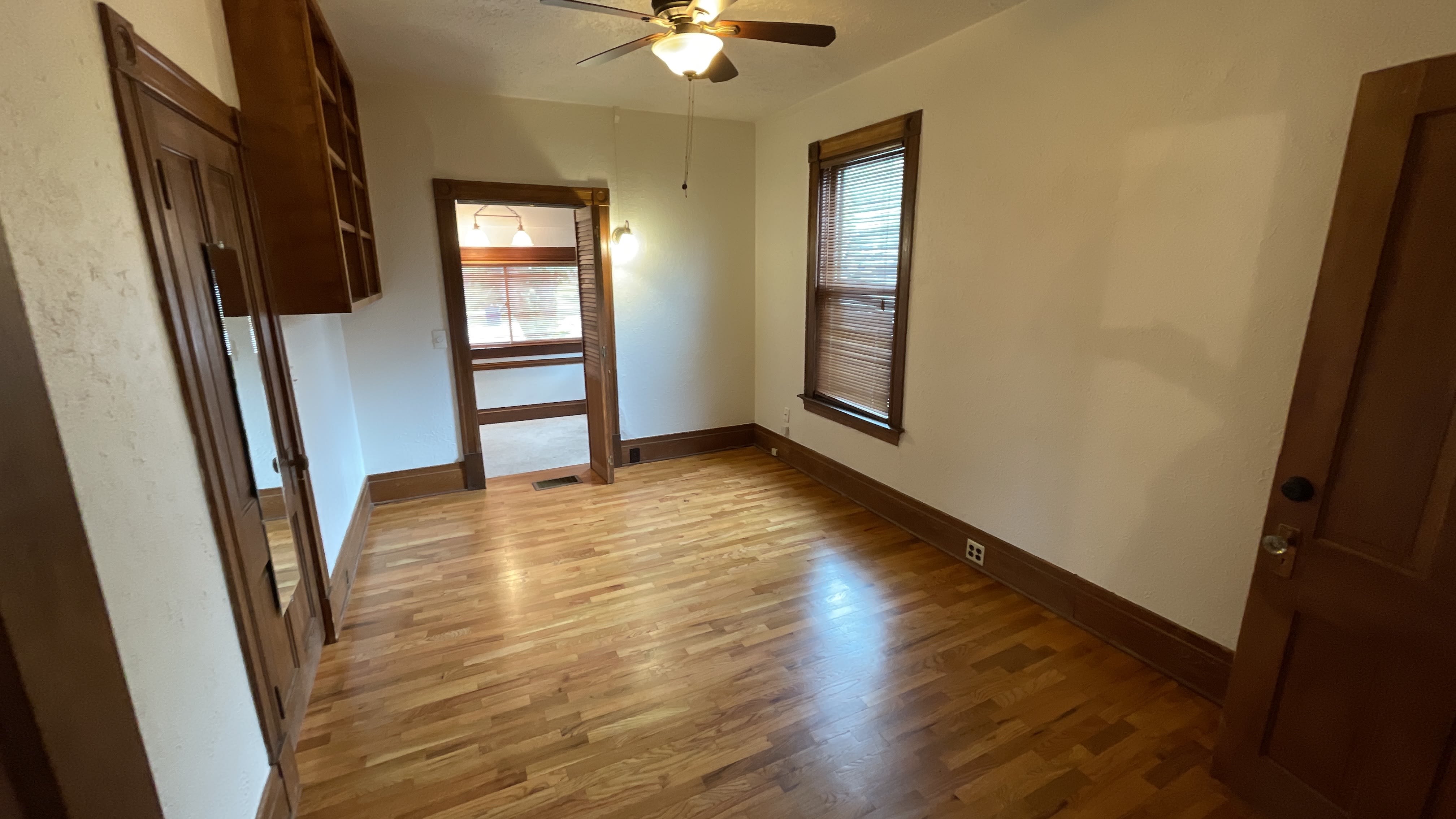 418 E Dale St – photo 4