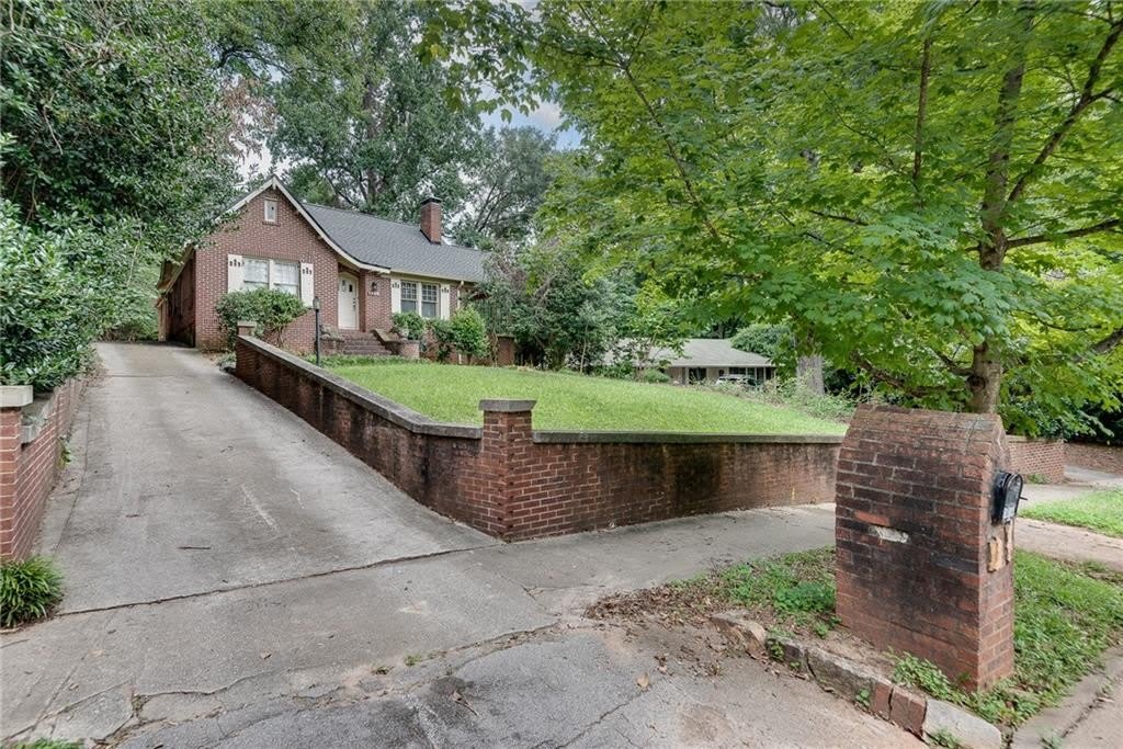 1424 Emory Road NE – photo 1