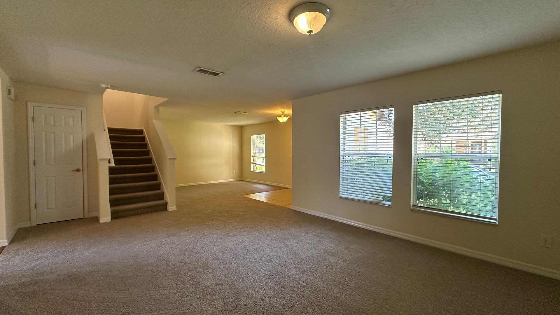 Gorgeous 6 Bed 3.5 Bath Plus Loft Home For Rent in Orlando, FL!!! LAWN CARE INCLUDED – photo 5
