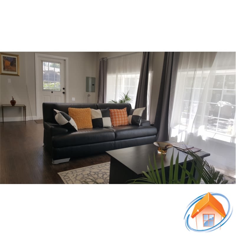 136 S San Marino Ave – photo 3