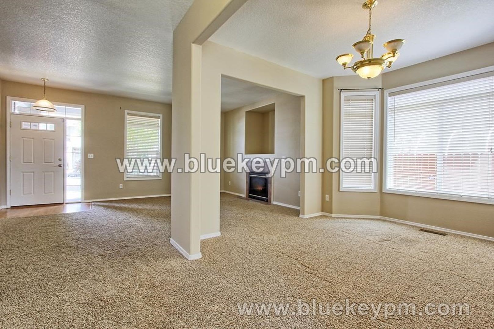 Battle Ground Home with 4 Bed, 2.5 Bath and Den/Office – photo 4