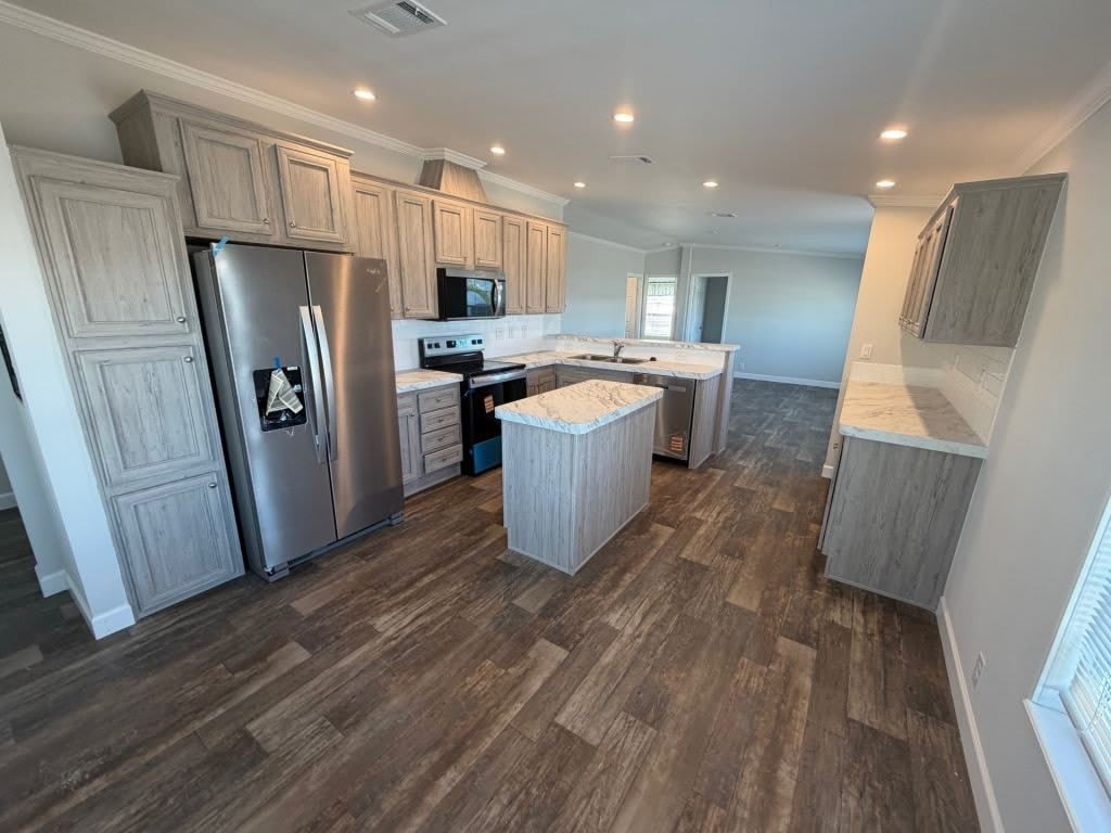 183 4th Street E – photo 4