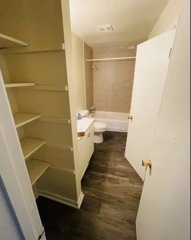 8806 Leafycreek Dr – photo 4