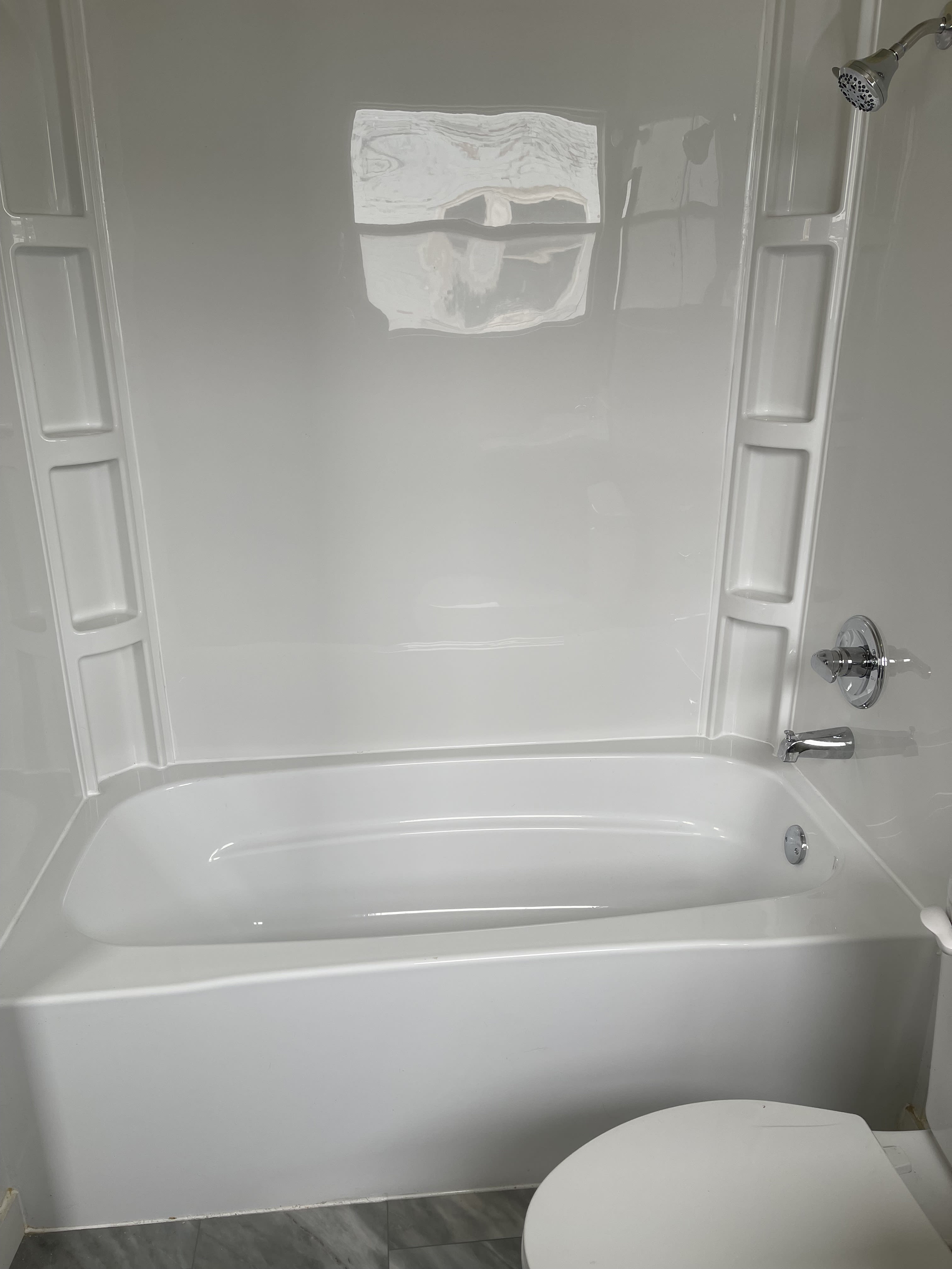 609 Main St E – photo 2