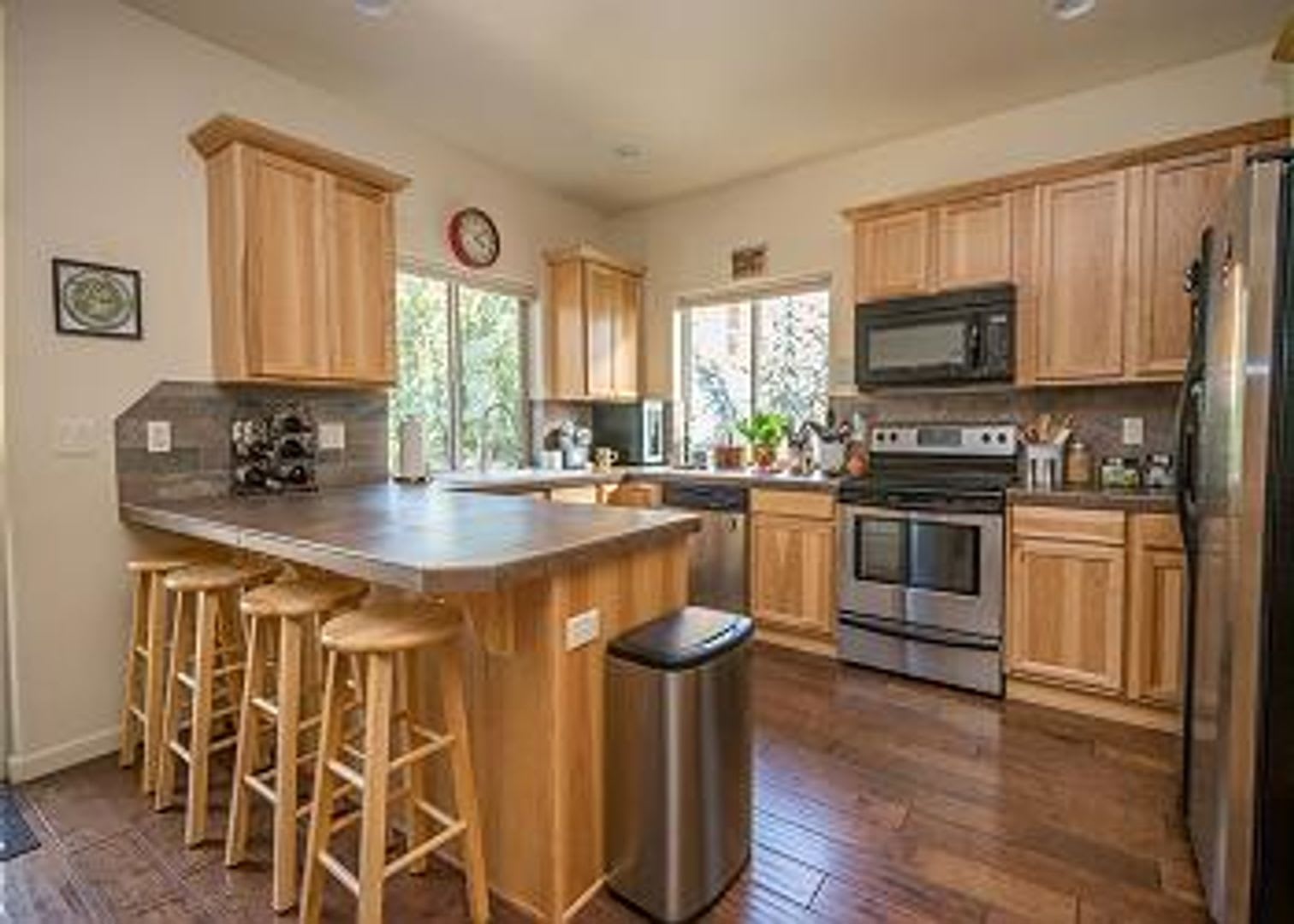 Beautifully Furnished Monthly Rental Home Within Walking Distance To Deschutes River Trail A Great Location – photo 5