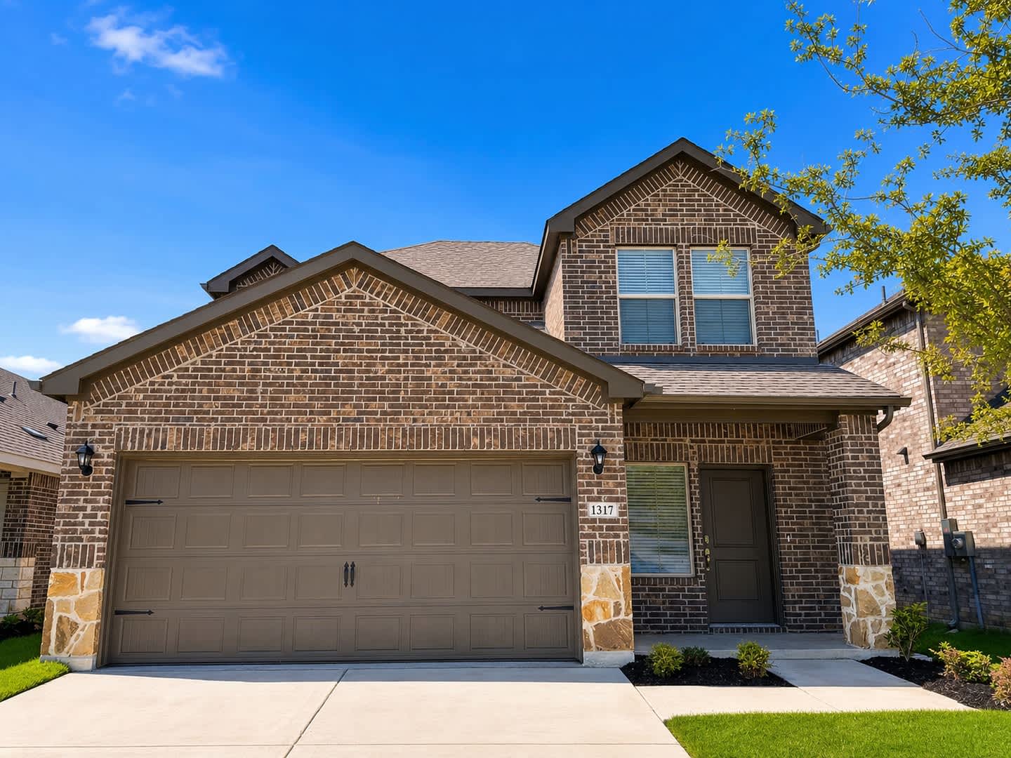 Modern Elegance With An Outdoor Retreat Beautifully Upgraded Home In A Prime Location – photo 1