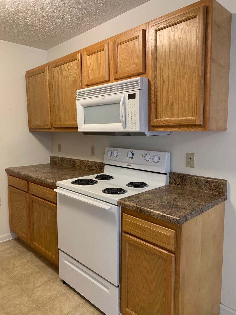 2 Bedroom 2.5 Bath Townhouse – photo 4