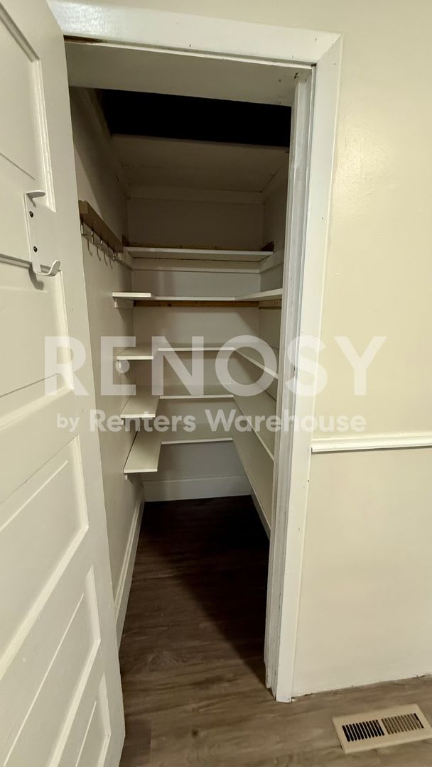 Available Now 2 Bedroom 2 Bath Condo in St. Paul – photo 3