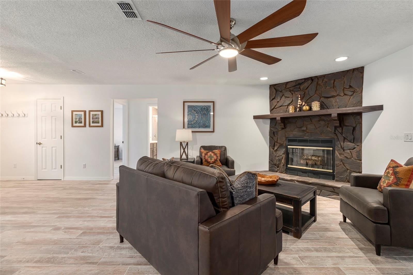 1900 NW 73RD Terrace – photo 5