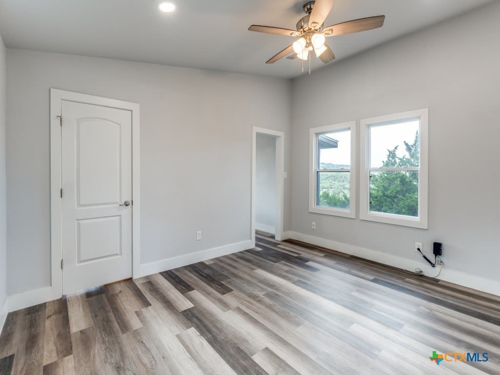 238 Ledgeview Drive – photo 5