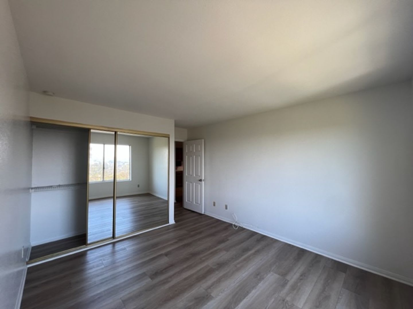 Must See! Two bedroom two bathroom condo in Banker's Hill! – photo 5