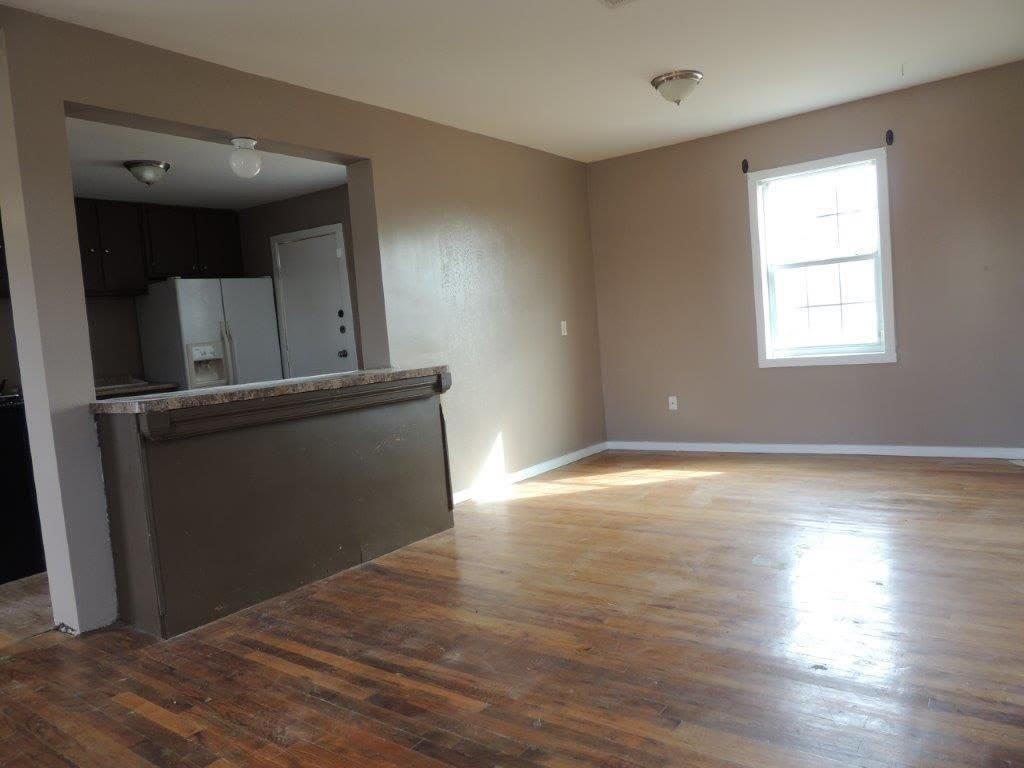 410 Snyder St – photo 5