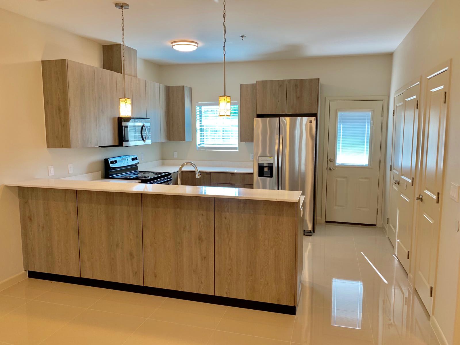 410 Newport Ave – photo 2