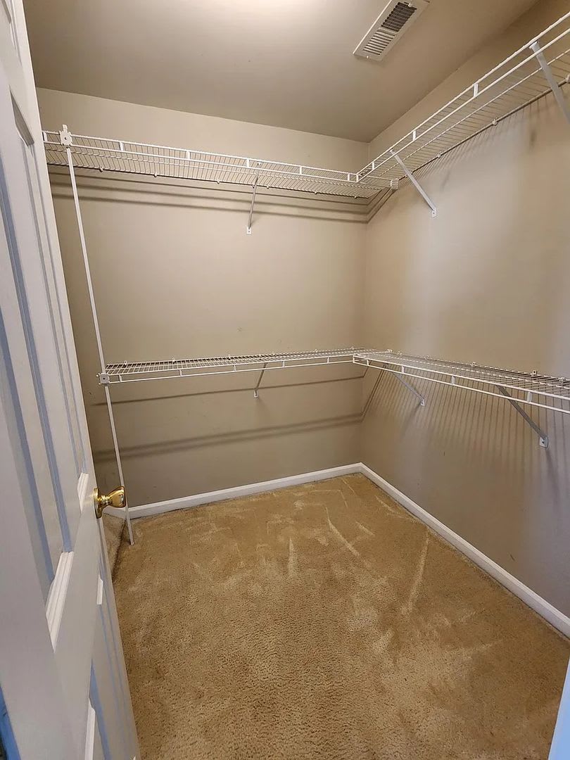Room in 3 Bedroom Home at Lavista Way – photo 4