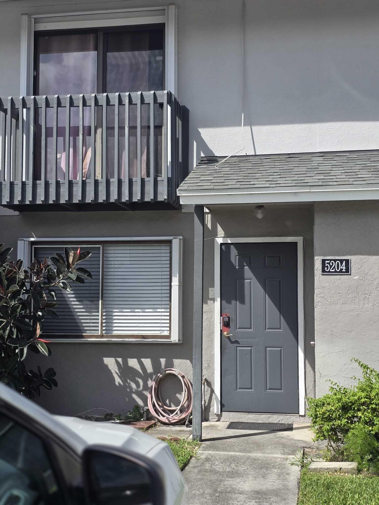 5204 Bayside Drive – photo 1