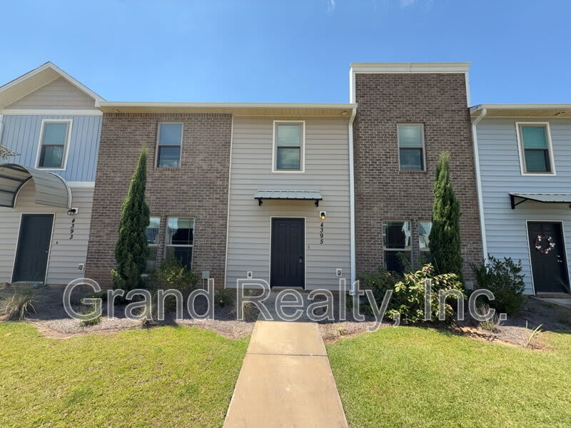 4395 Village Oak Lane – photo 1