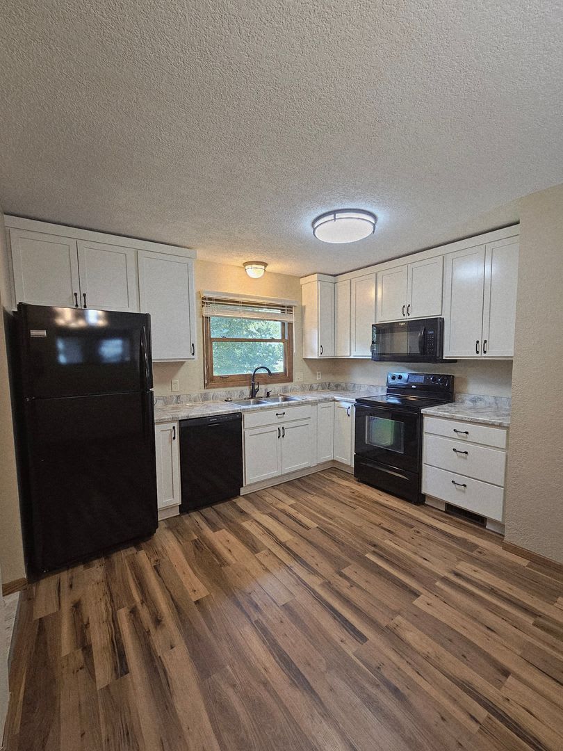 2 BEDROOM – photo 5