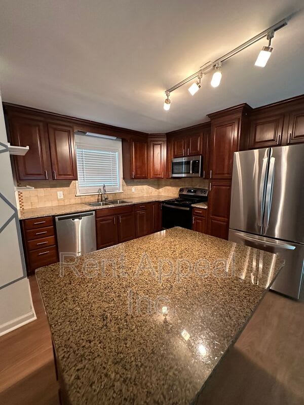 2811 Arrowood Dr – photo 5
