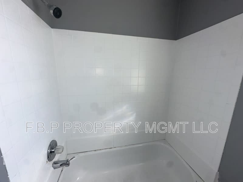 5049 Coplin St – photo 2