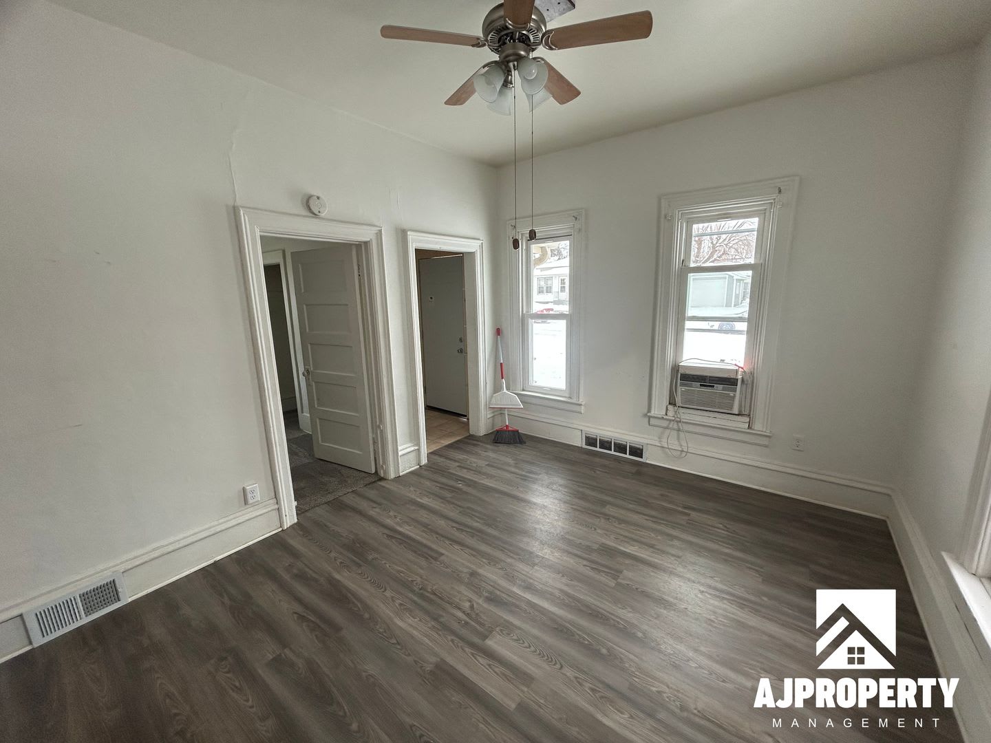 421 S Prairie – photo 4