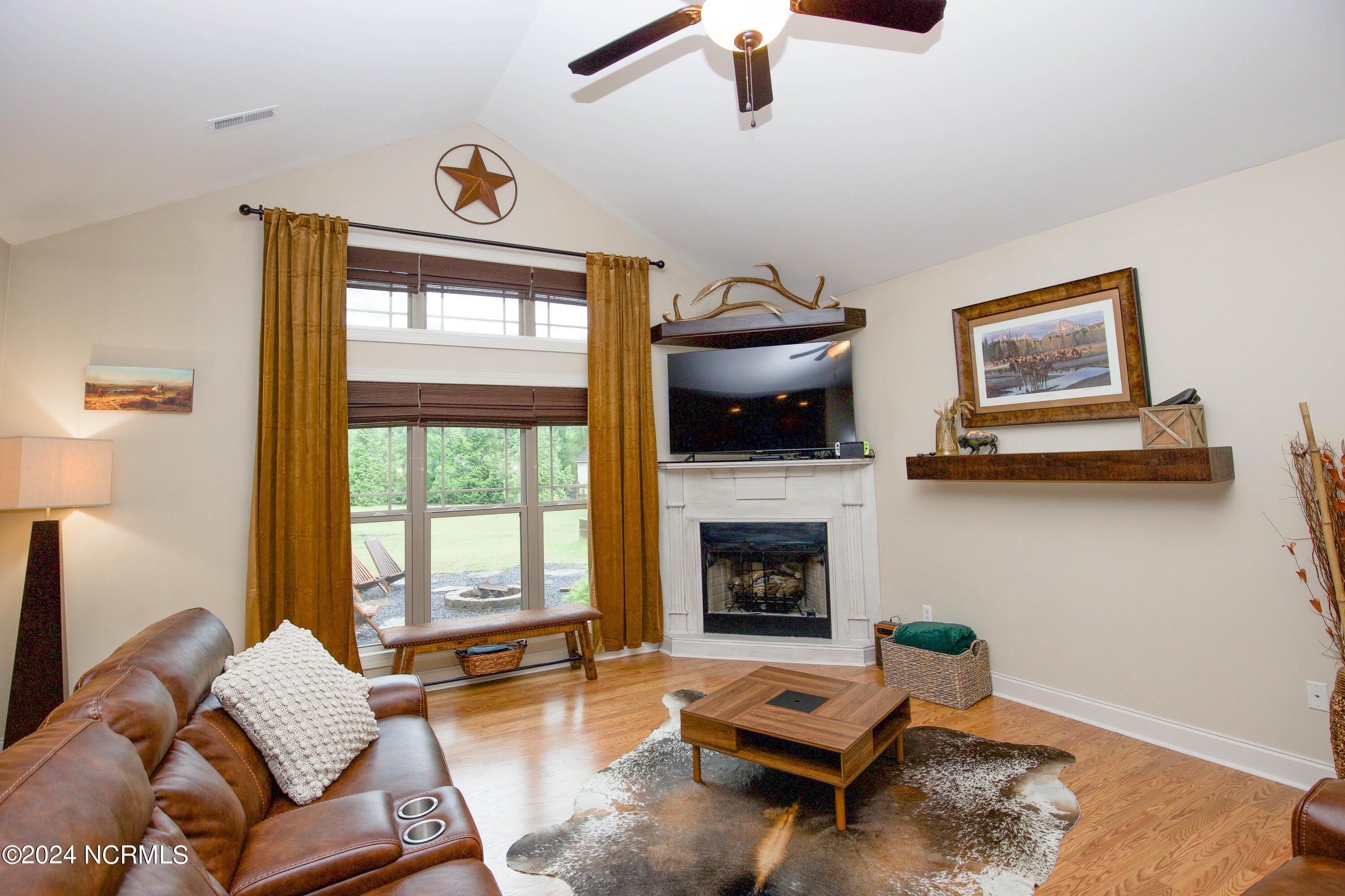 237 Rothbury Drive – photo 5