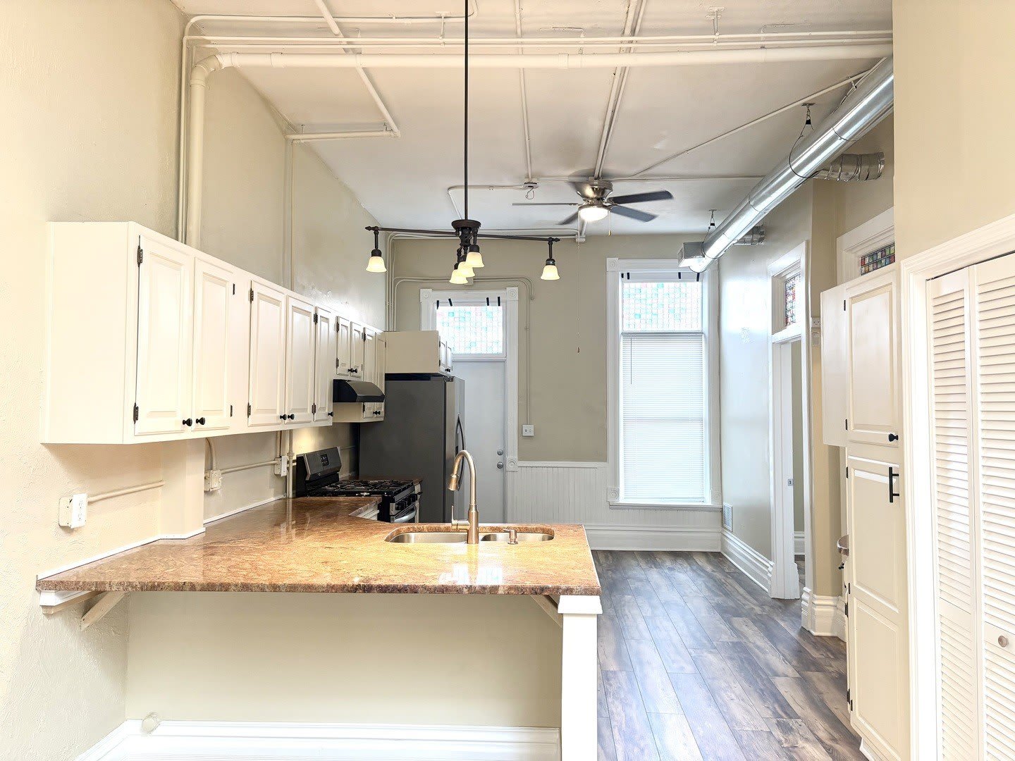 10 N State Street – photo 4