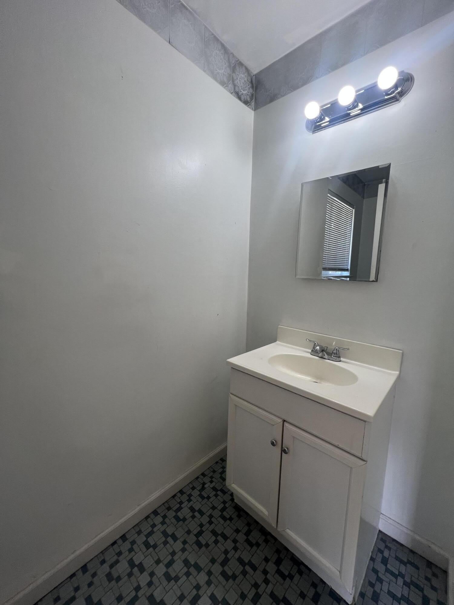 3750 W Buena Vista Street – photo 3