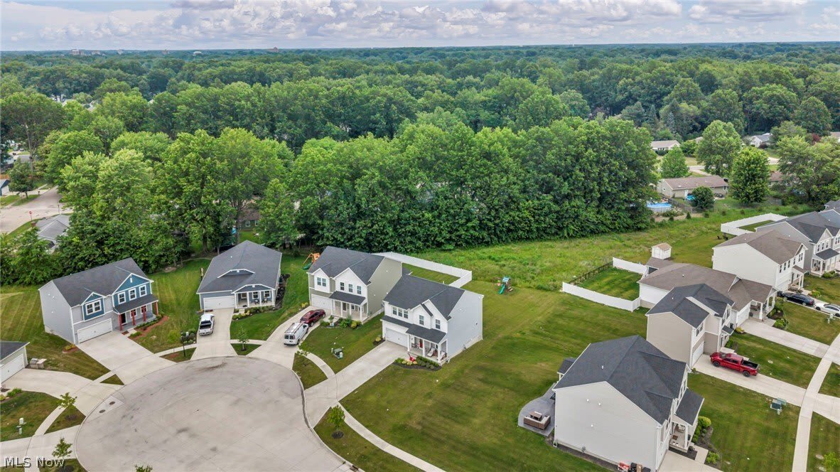 704 MAPLE HOLLOW COURT – photo 4
