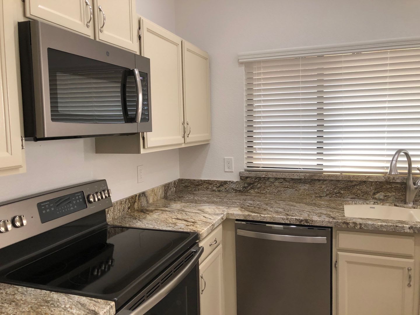 Lovely Updated Home in Leisure World a 45+ Active Adult Resort Community – photo 4