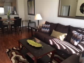 Meridian Upgraded Top Floor 1 Bed – photo 1