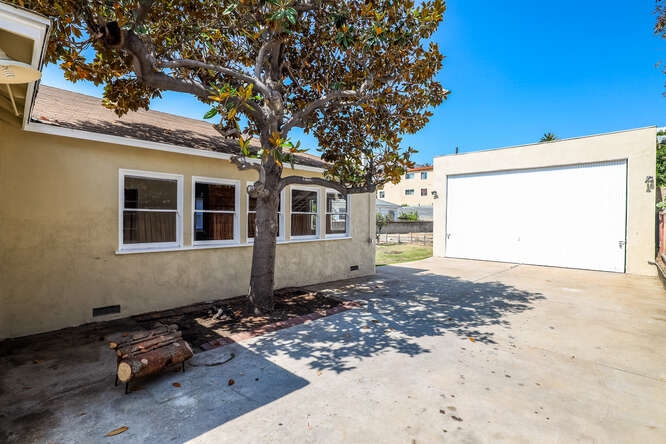 557 N Madison Ave – photo 3