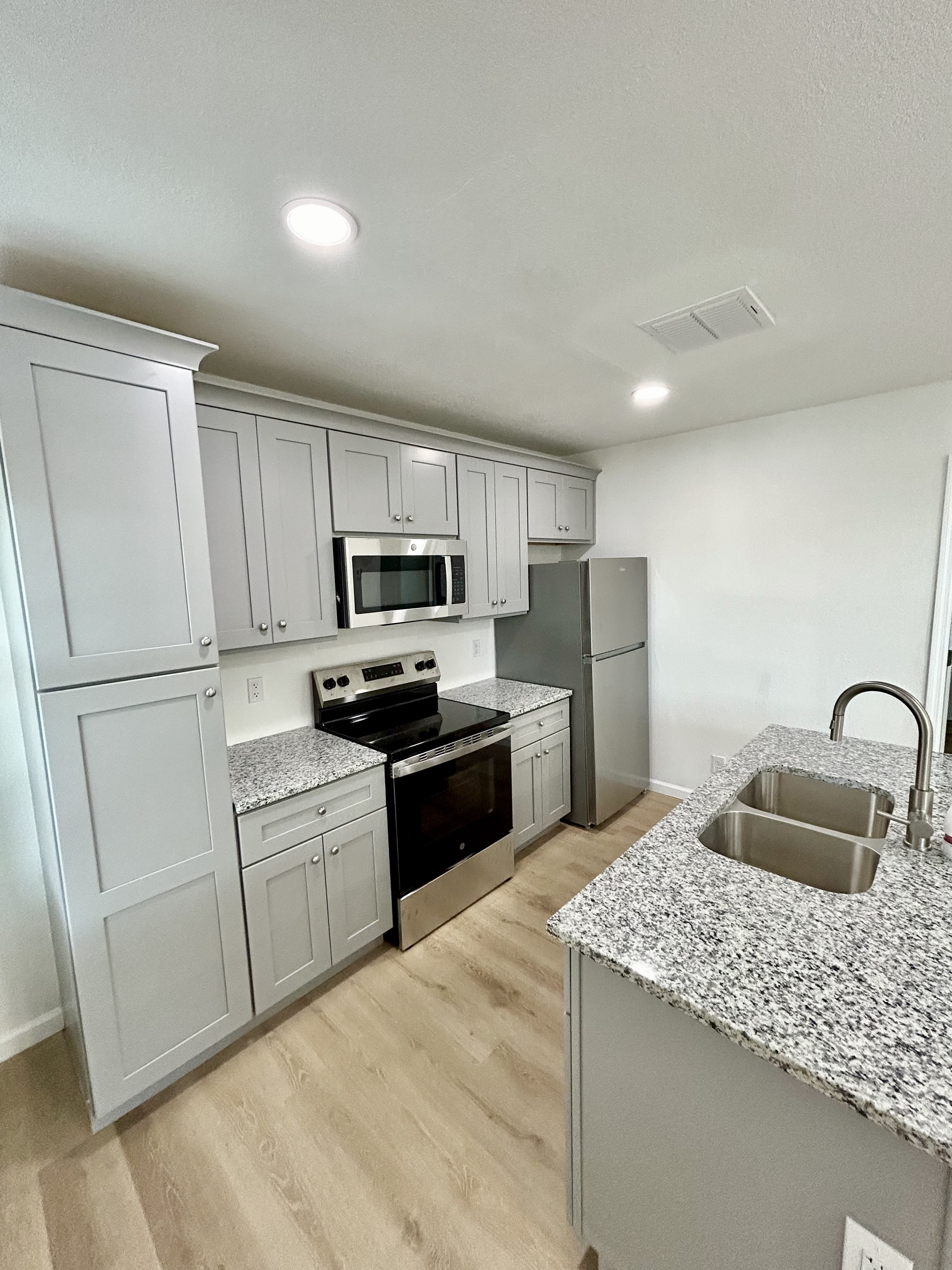245 E Fort Dade Avenue – photo 2