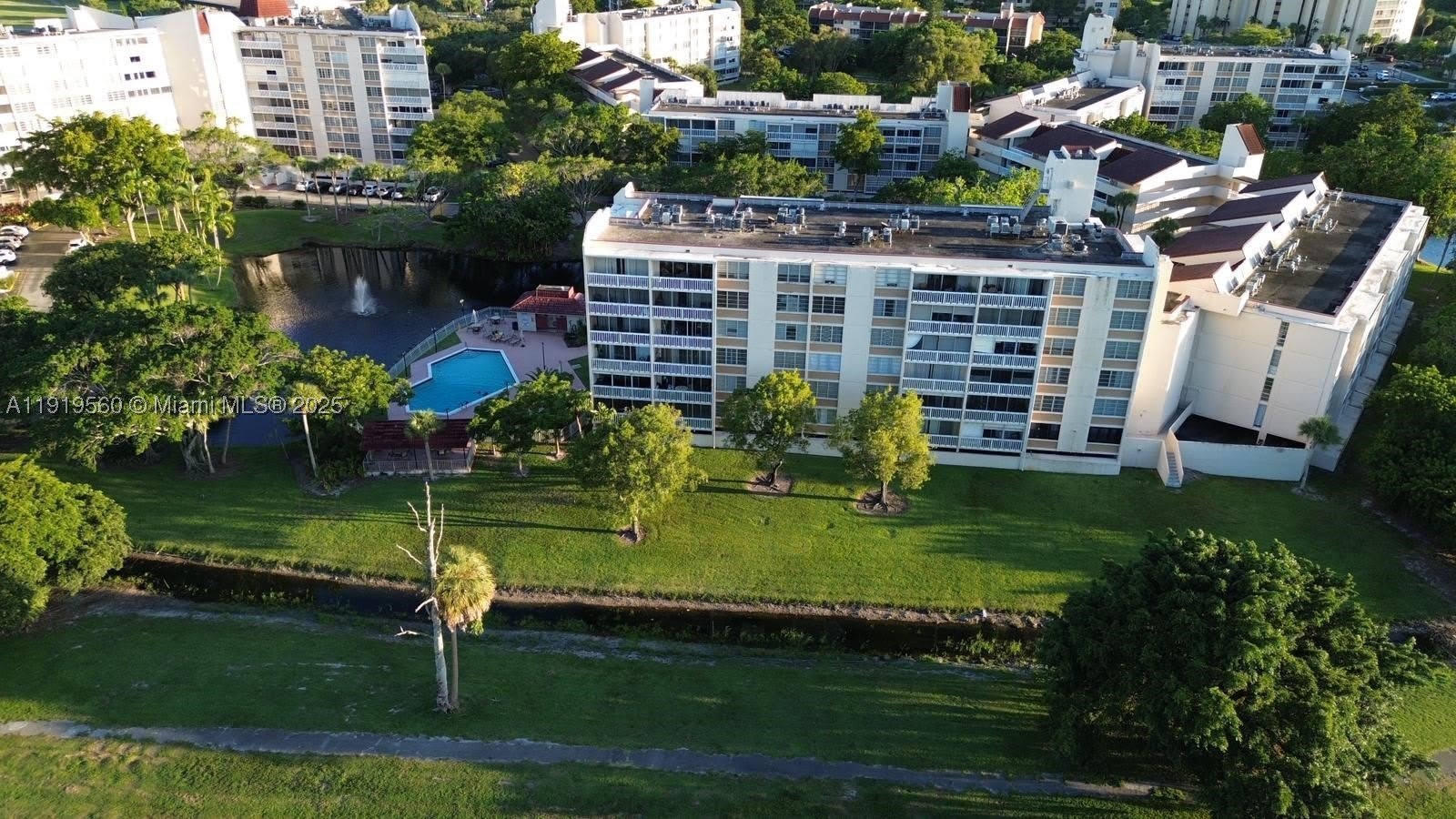 7051 Environ Blvd – photo 2