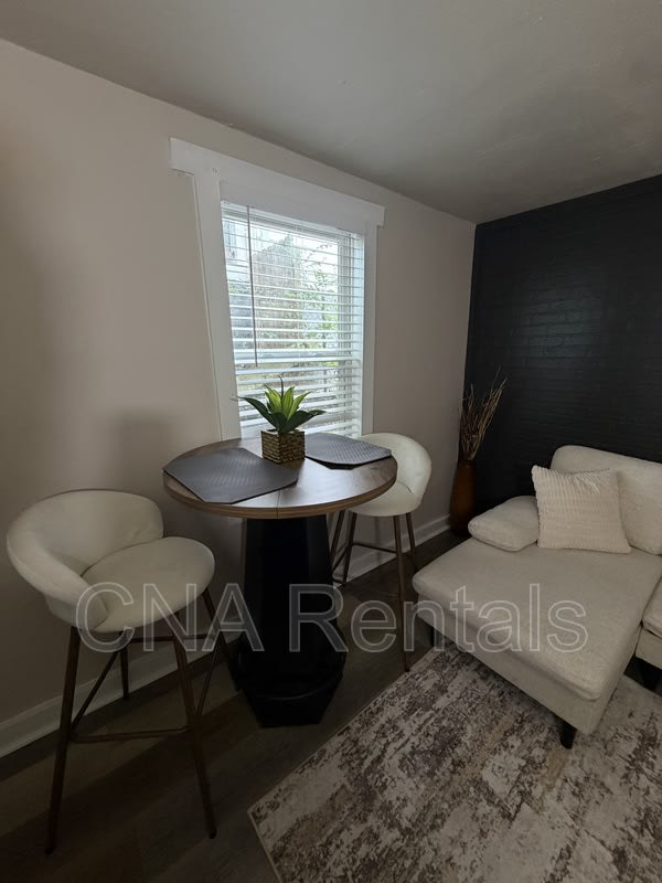 539 Paines Ave – photo 4