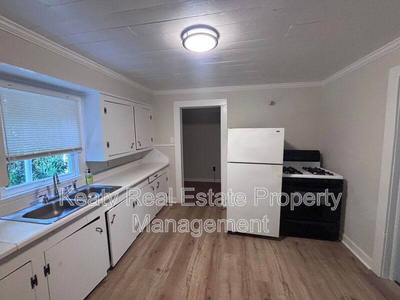 408 1/2 Harding Street – photo 2