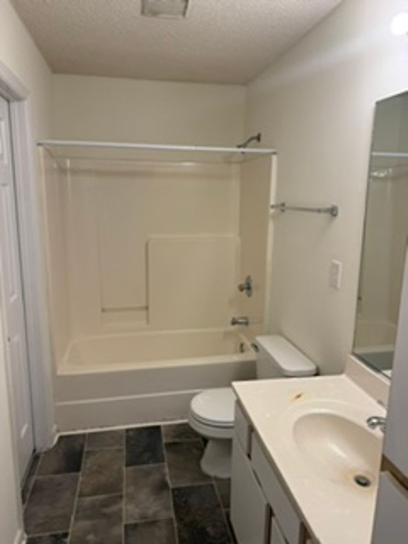 656 Cascade Ave, Apt B – photo 4