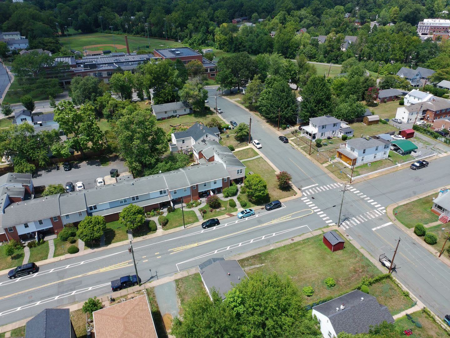 Newly Remodeled Cottage near downtown, walk to Kardinal Hall, Sticks & Health Food Store! – photo 5