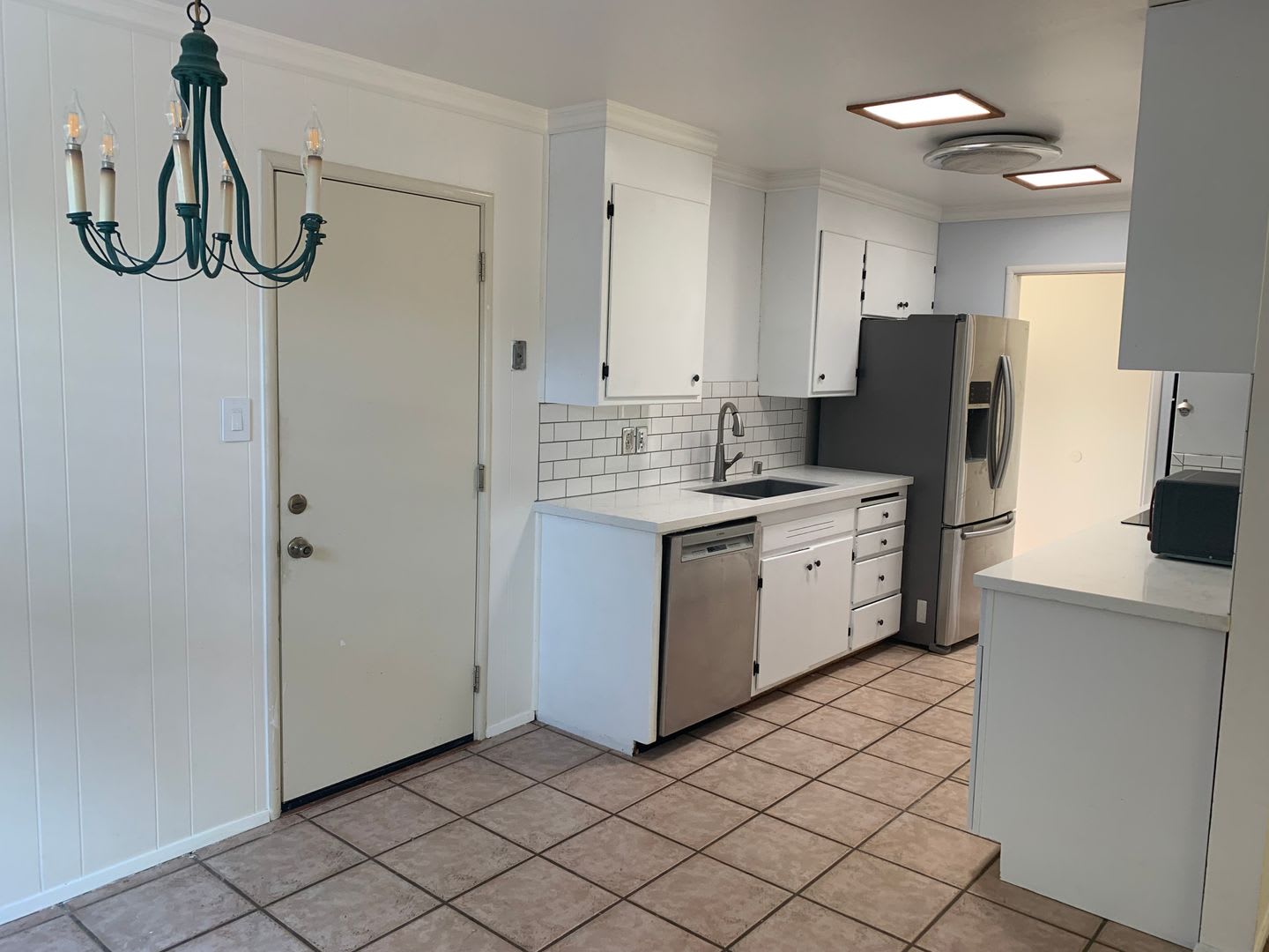 Updated 3-Bedroom Home Near Chestnut Park-$800 Off First Month's Rent – photo 4