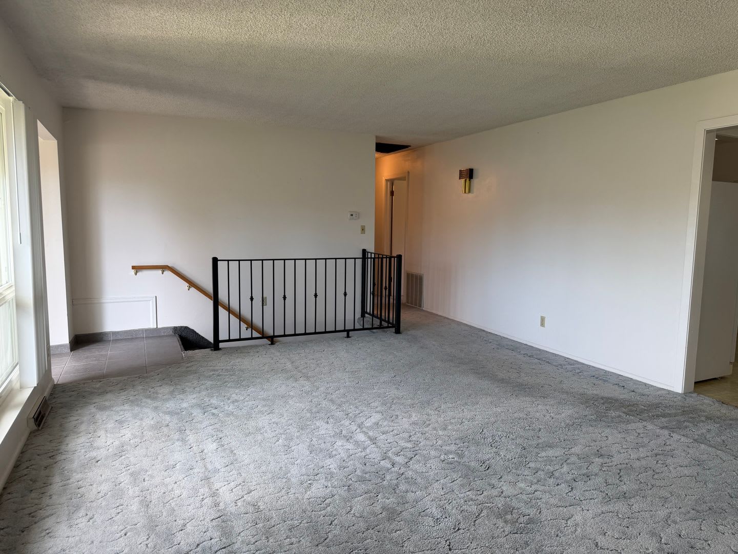 Large Home W/TONS OF STORAGE SPACE on NorthSide Grand Junction!!!! – photo 4