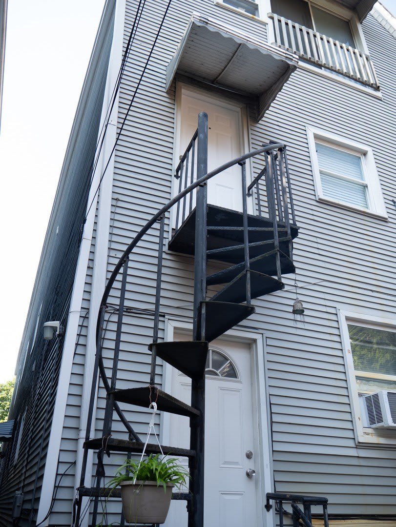 2834 W Fletcher Street – photo 3