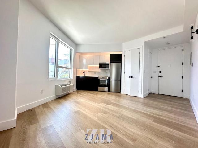 1042 President Street – photo 3