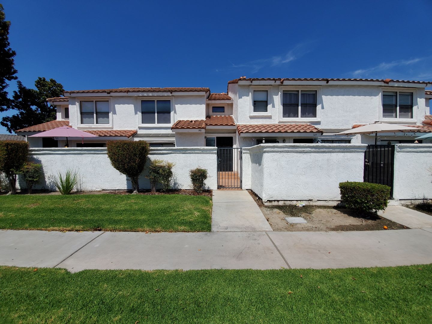 Beautiful Santa Fe Springs Condo – photo 2