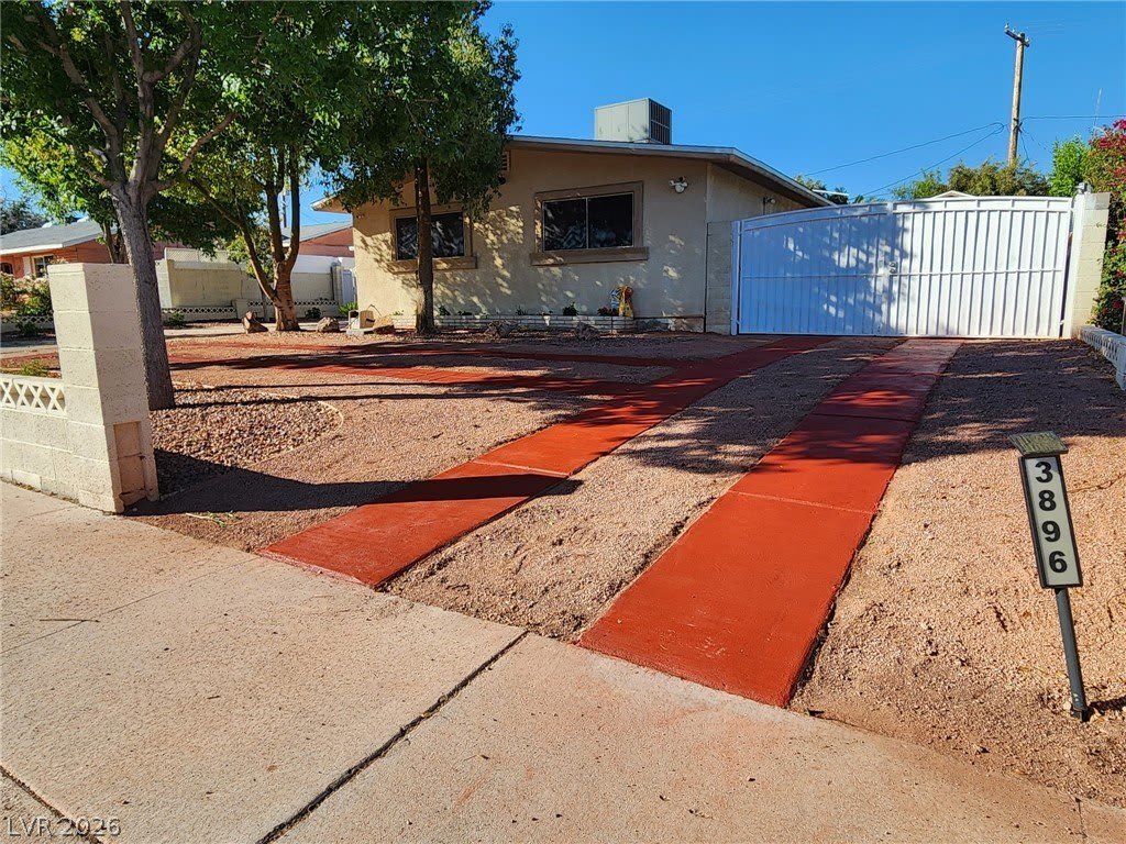 3896 Acapulco Avenue – photo 1