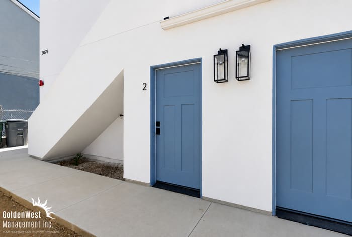 3075 Hawthorn Street – photo 2